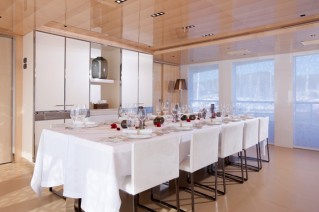 Motor yacht LA PELLEGRINA -  Formal Dining